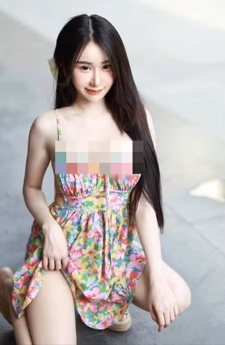 Sau khi ra trường, Waraporn Srichampa dấn thân vào con đường người mẫu chuyên nghiệp.