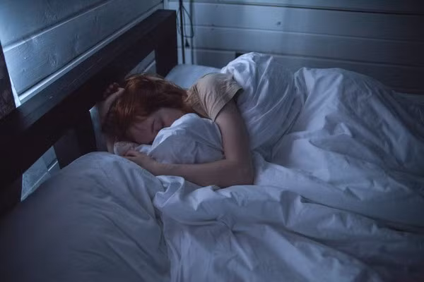 Bị bóng đè liên tục, bác sĩ nhắc 2 nhóm người cẩn thận Bi bong de lien tuc, bac si nhac 2 nhom nguoi can than