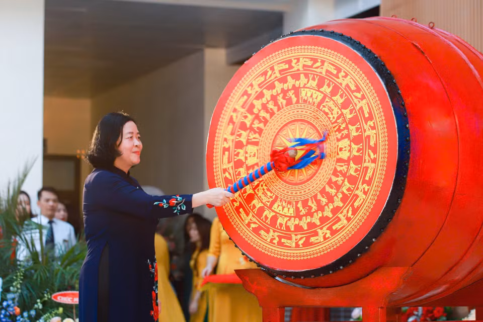 Bí thư Thành ủy Hà Nội dự lễ khai giảng Trường THCS Giảng Võ - Hình 3 Bi thu Thanh uy Ha Noi du le khai giang Truong THCS Giang Vo-Hinh-3