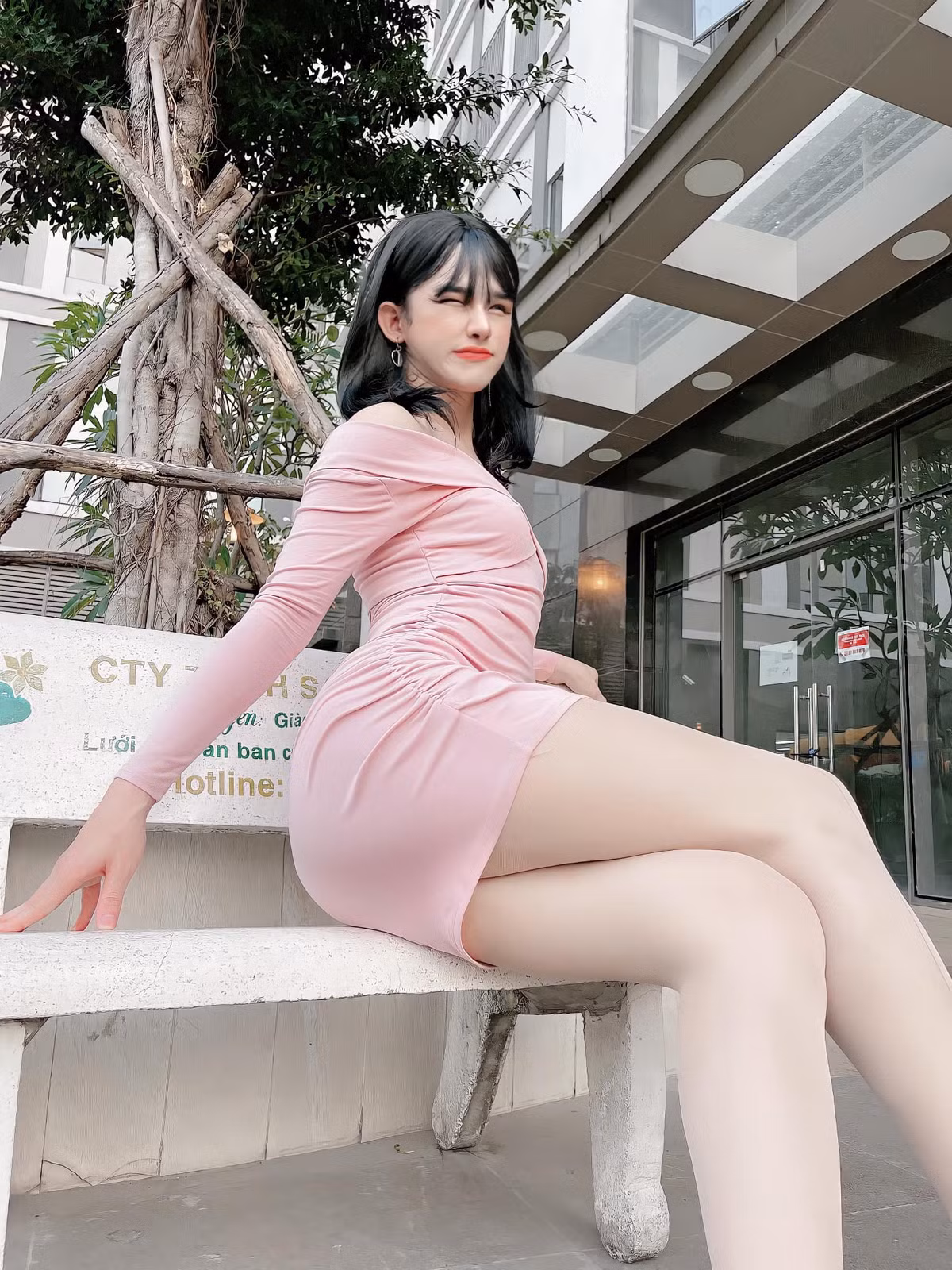 Trước đó, khi bản thân bị ném đá bởi những clip không giống ai hay hình ảnh khoe thân quá đà, Đức Bo từng khẳng định không có ý định dừng lại bởi những gì anh chàng làm đều để tạo tiếng cười cho mọi người. Ảnh: FBNV