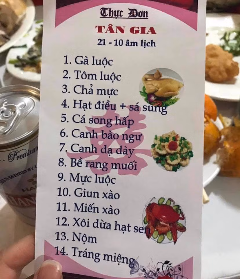 Thực đơn này có tận 14-15 món khiến dân tình choáng váng, phần lớn món ăn là hải sản nên dân mạng đoán ngay tiệc tân gia này ở Quảng Ninh.
