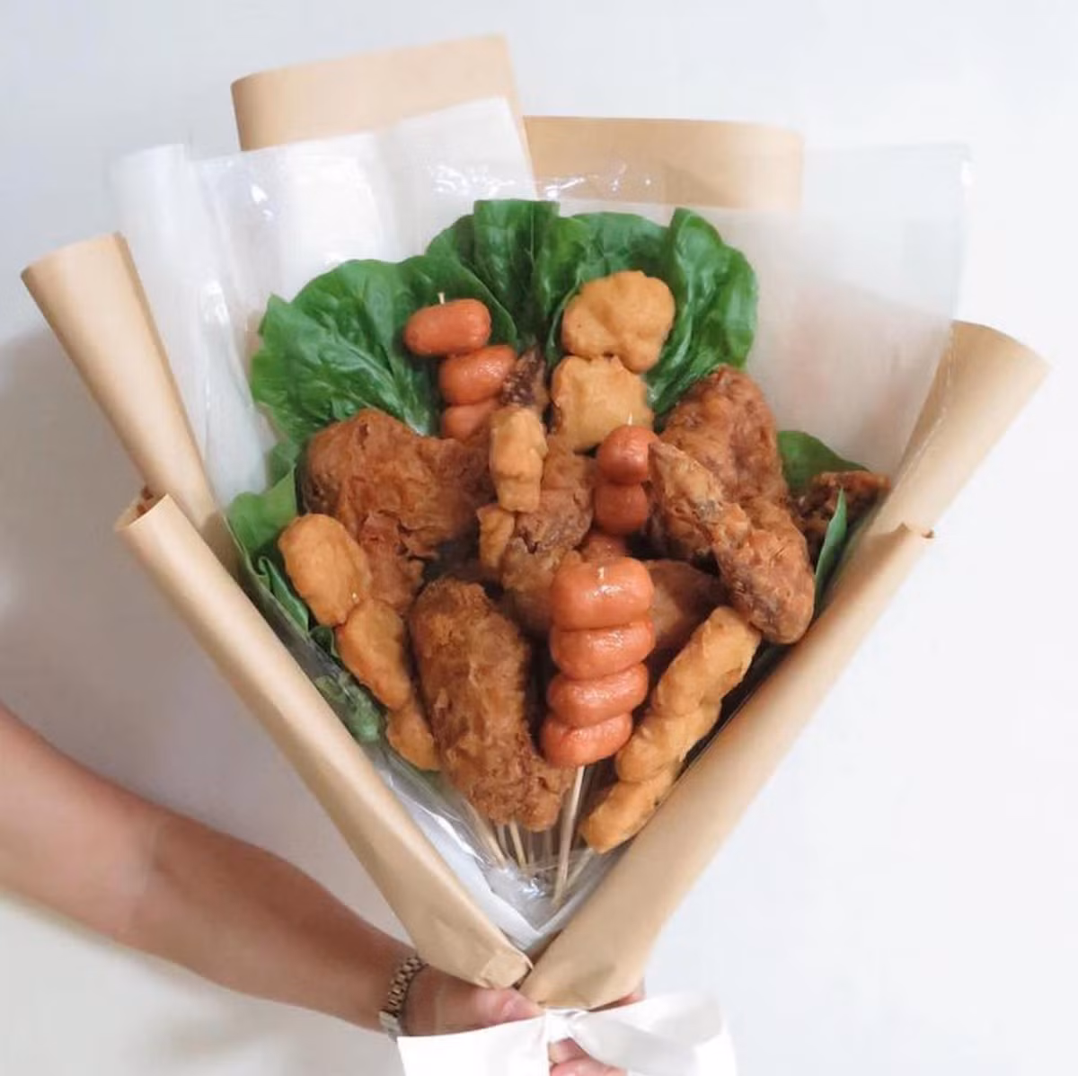 Thay vì tặng nhau những bó hoa sẽ tàn thì thời gian gần đây, nhiều anh em đã hướng tới những món quà 8/3 mang tính thiết thực hơn để dành cho hội chị em.