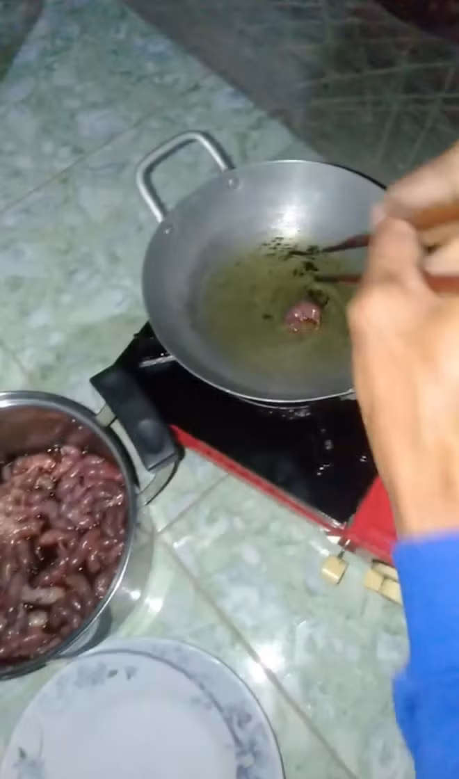 Với nội dung khiến người xem hãi hùng như thế này theo nhiều dân mạng thì nó không nên xuất hiện trên MXH.