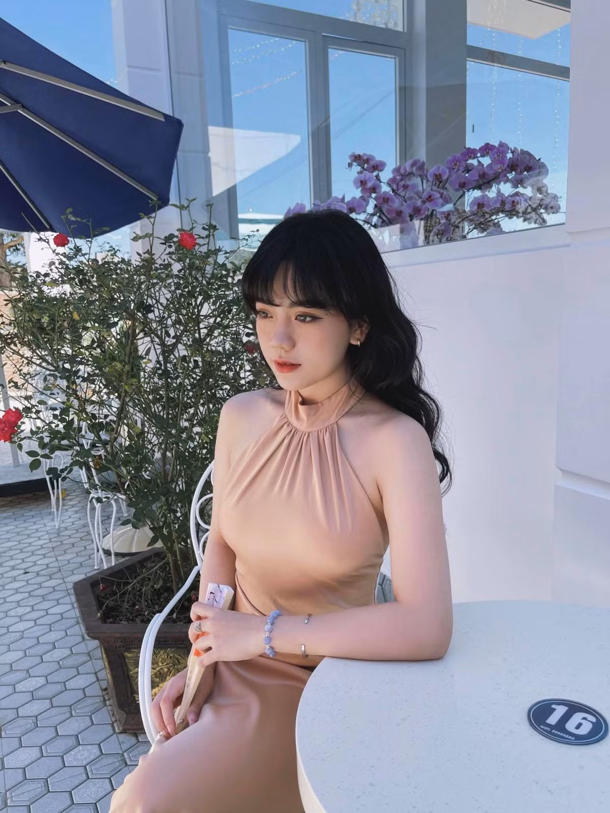 Nàng hot girl được biết đến với những clip cover nhạc rap độc đáo trên MXH. Tài năng của Bảo Hân được nhiều người biết đến và mỗi clip cover của cô thu hút hàng trăm nghìn lượt xem.