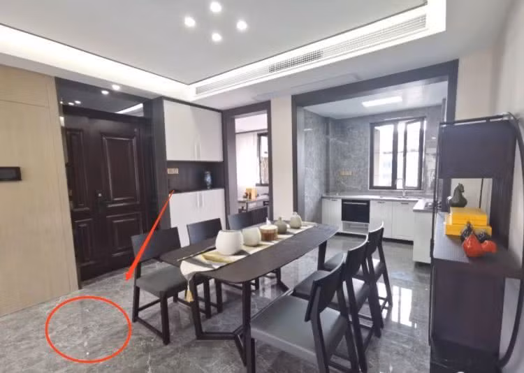 Không tính toán và bố trí ổ cắm chuẩn từ trước sẽ gây nhiều bất tiện khi sử dụng đồ đạc trong nhà. Vì vậy, cần tính toán trước số lượng ổ cắm cần thiết và có thể làm thêm một số ổ cắm để đề phòng cần đến. Ảnh: QQ.