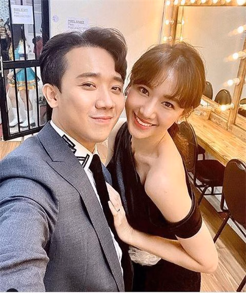 Thời còn độc thân, mỗi ngày ra đường, Trấn Thành luôn mang theo 20-30 triệu đồng và tiêu xài rất phung phí.