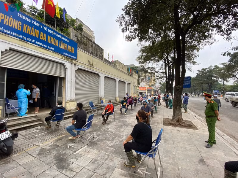 Việc lựa chọn Phòng khám Đa khoa Lĩnh Nam nhằm đảm bảo vệ sinh môi trường cũng như việc giãn cách người dân tối thiểu 2 mét.
