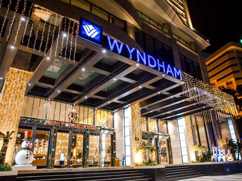 Điểm danh loạt khách sạn ở Hà Nội, Huế, Quảng Ninh.. bị phong tỏa vì Covid-19 Diem danh loat khach san o Ha Noi, Hue, Quang Ninh.. bi phong toa vi Covid-19