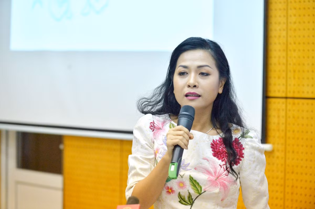 Năm 2006 và 2008 là cột mộc phấn đấu trong sự nghiệp của doanh nhân Trần Uyên Phương khi công ty tung ra sản phẩm Trà xanh 0 độ và Trà thảo mộc Dr Thanh. Hai sản phẩm này đã tạo tiếng vang lớn trên thị trường lúc bấy giờ.