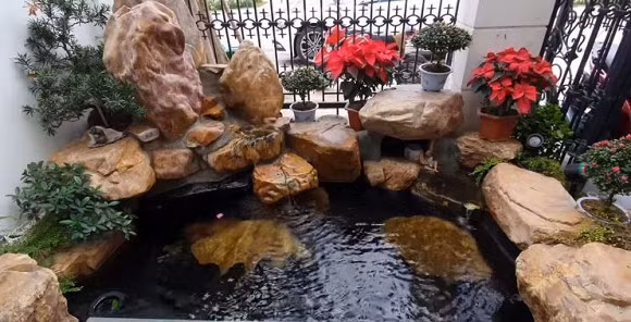 Còn đây là không gian lý tưởng để nam ca sĩ nhâm nhi ly cafe mỗi sáng.