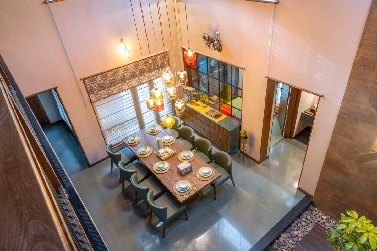 Phòng ăn sang trọng và lung linh như khách sạn 5 sao.