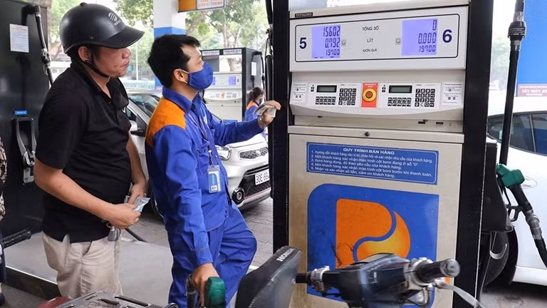 Gia xang dau tang nhe tu 15h chieu nay