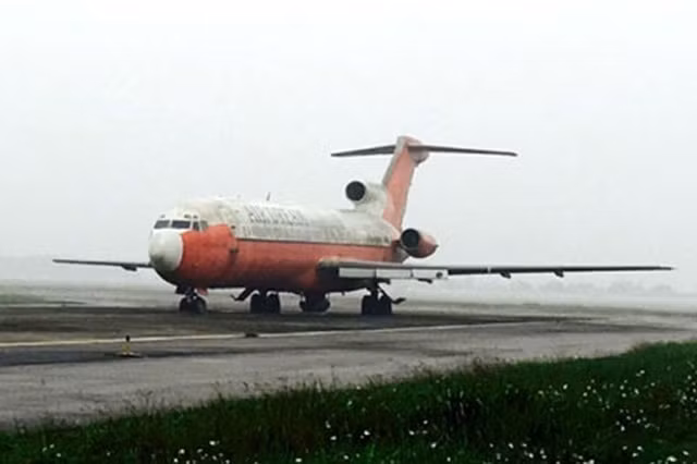 Can canh hai chiec Boeing bi bo hoang, cu nat nhu “sat vun“