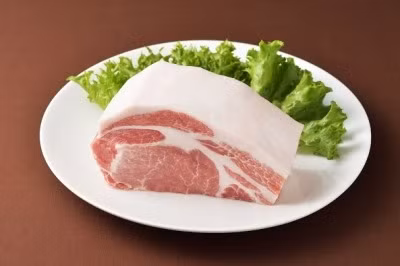 Suyt ngat... thit lon Nhat dong lanh ve Viet Nam gia 1 trieu dong/kg