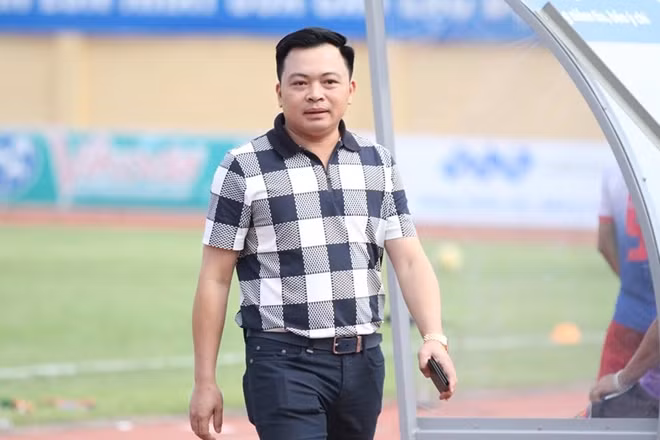 Doanh nhân Doãn Văn Phương từng giữ chức Tổng giám đốc FLC đến tháng 5/2015. Sau đó, ông được bổ nhiệm chức vụ Phó chủ tịch thường trực Hội đồng quản trị (HĐQT), nhưng bất ngờ thôi chức vào tháng 9/2015.