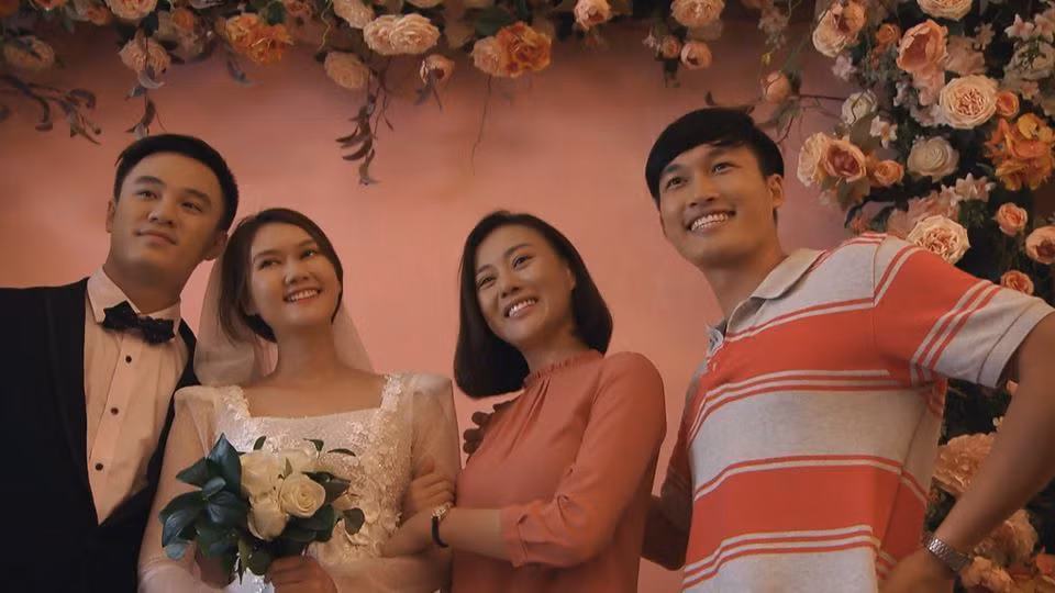 Uyen “Co gai nha nguoi ta” hoa ra ngoai doi giau co co nay