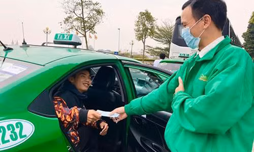 An theo noi so dich corona, ban quan ao, my pham online...khuyen mai khau trang 