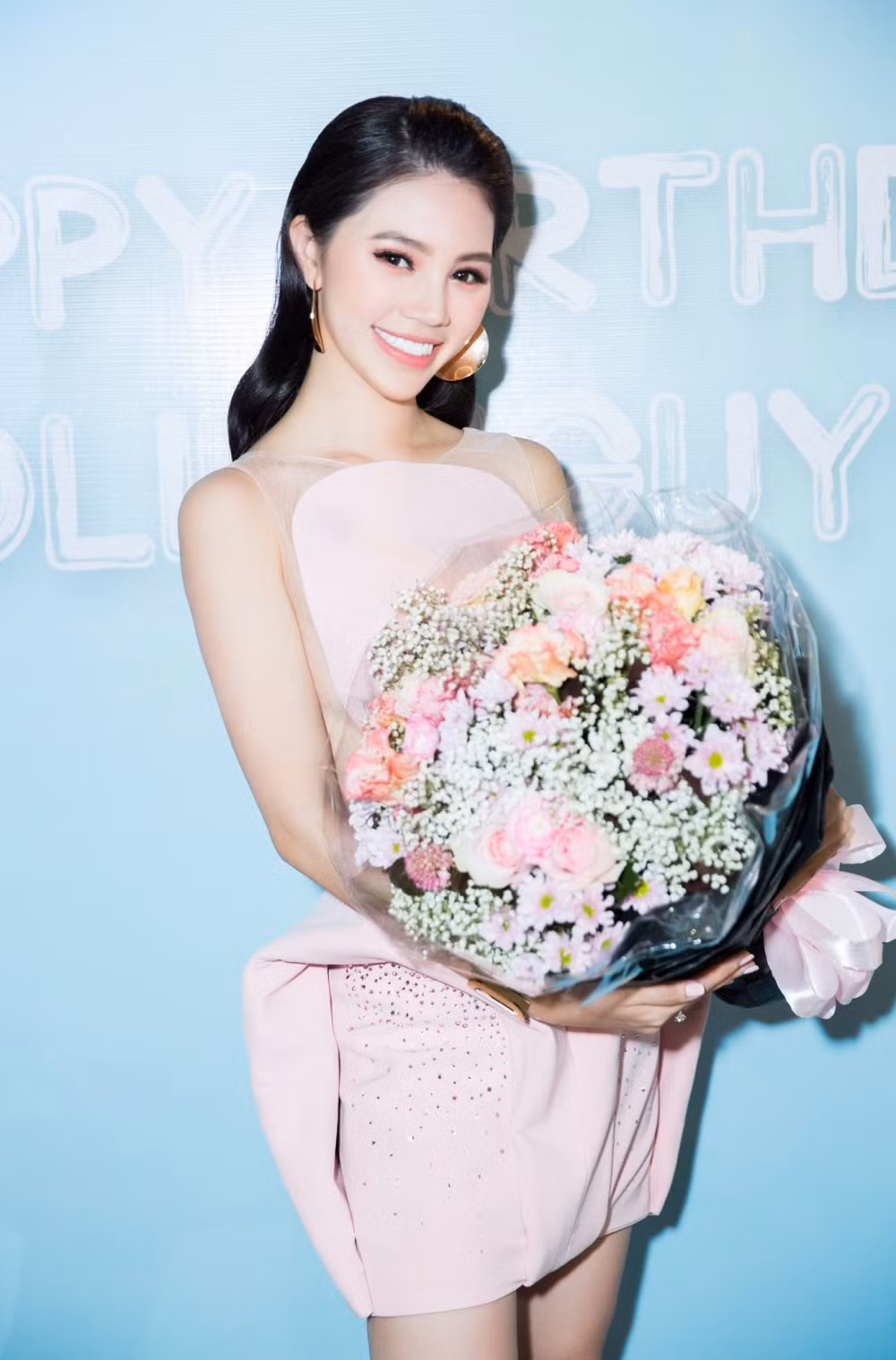 Hoa hậu Thế giới người Việt tại Úc - Jolie Nguyễn (Nguyễn Phương Mai) được người hâm mộ biết đến với danh xưng "Hoa hậu con nhà giàu". Ảnh: Tinmoi.