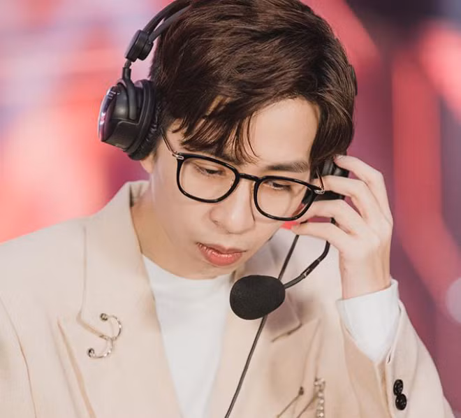Tron mat voi thu nhap streamer Viet: Sam sieu xe, biet thu 