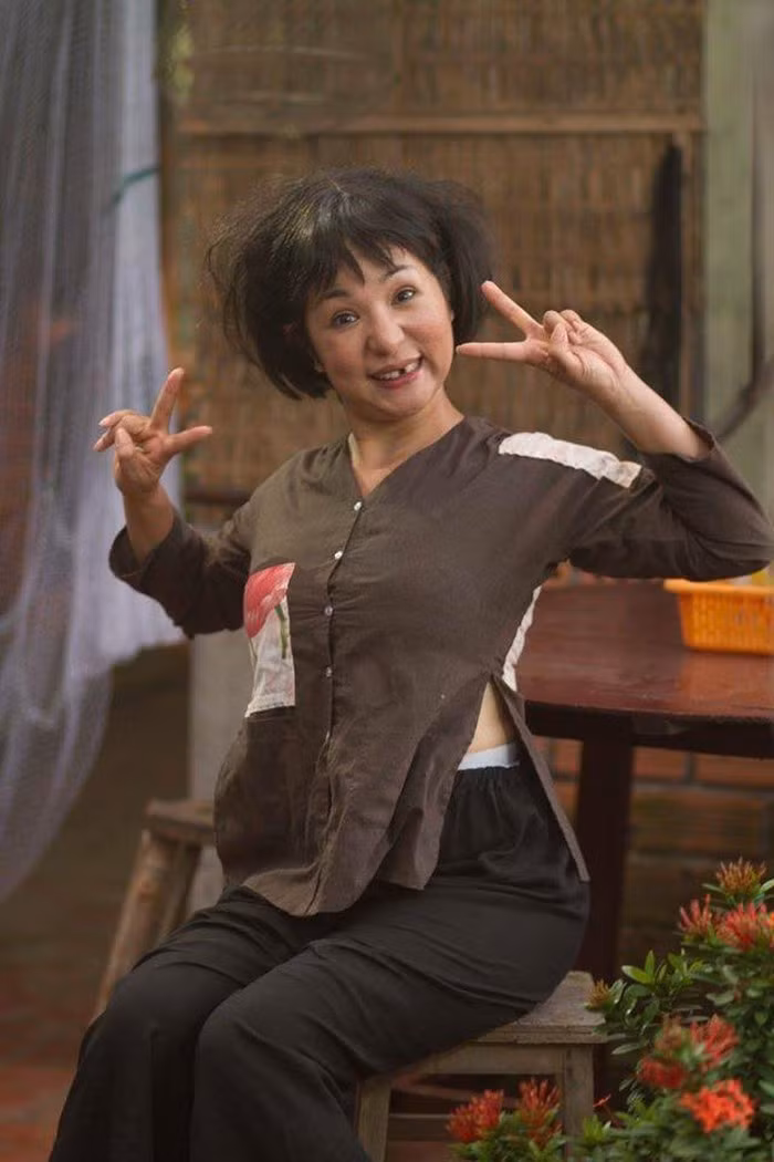 Trong thời gian dài tham gia hoạt động giải trí, Thúy Nga chăm chỉ chạy show cả trong nước lẫn hải ngoại. Bên cạnh vai trò diễn viên hài, Thúy Nga còn liên tục xuất hiện trên màn ảnh nhỏ với vai trò giám khảo, MC… trong những chương trình gameshow ăn khách. Nhờ đó, nữ danh hài sở hữu cho riêng mình khối tài sản đáng mơ ước. Ảnh: Tổ quốc.