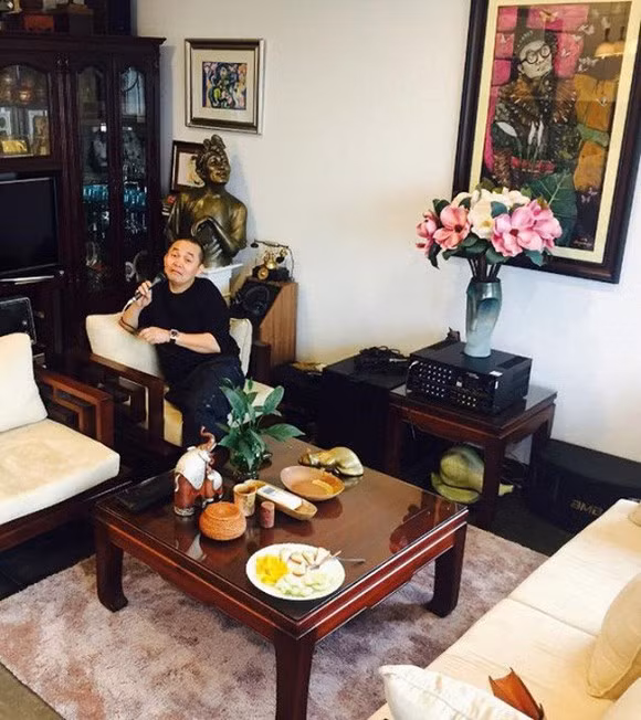 Không gian phòng khách đơn giản.