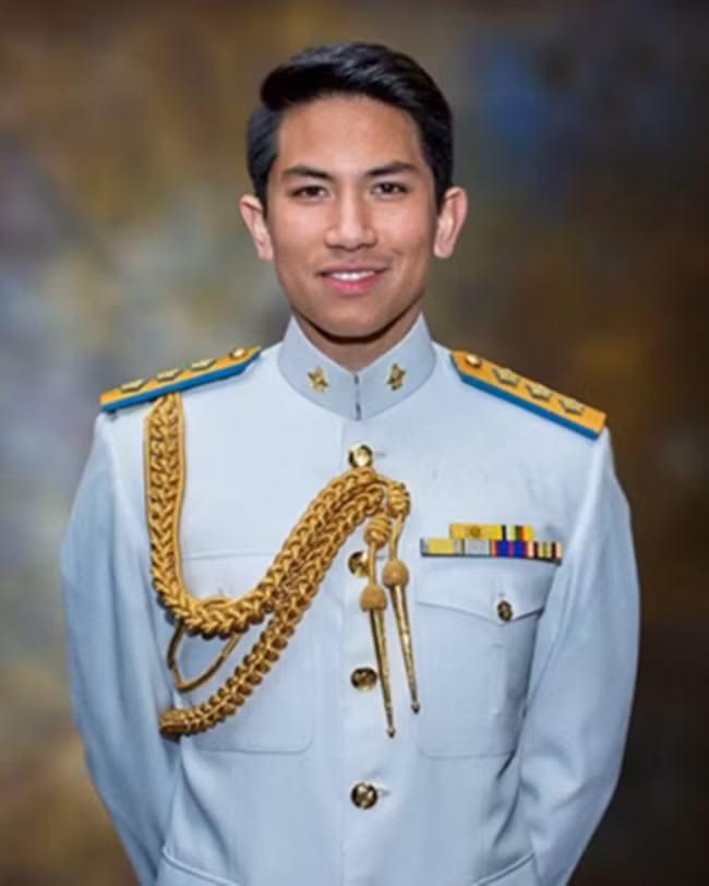 Mới đây, cư dân mạng tại Việt Nam xôn xao về thông tin Hoàng tử Brunei Abdul Mateen Bolkiah đang tìm bạn đời của mình.