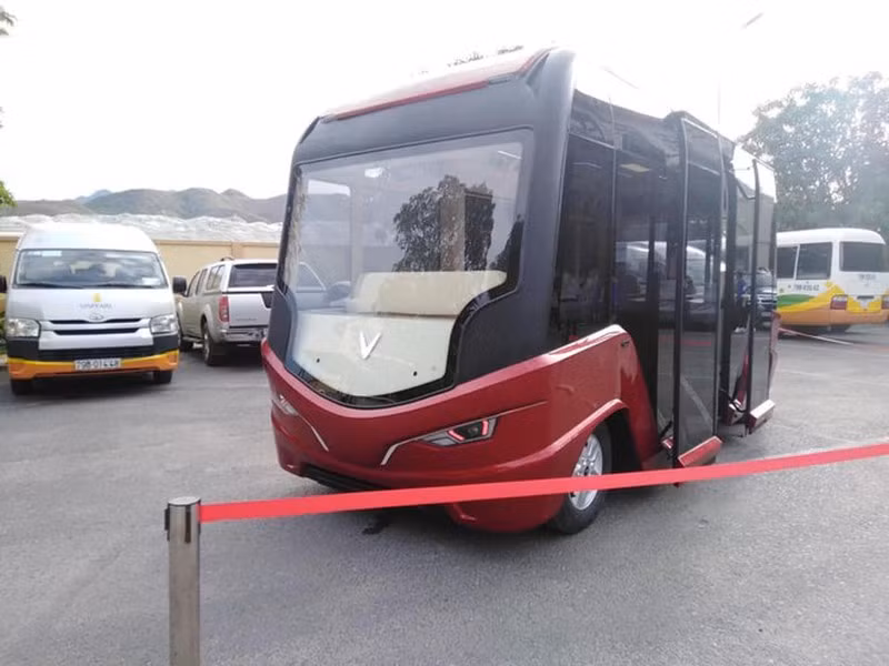 Ha Noi nghien cuu mo 10 tuyen xe buyt dien