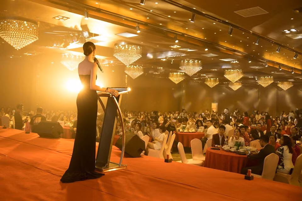 Được biết, hiện tại người đẹp đang tập trung cho công việc kinh doanh,phát triển công ty. Thời gian trước, Ngọc Trinh từng khiến dư luận bất ngờ khi thông báo đang nắm quyền điều hành một công ty mà cô tiết lộ mức định giá gần 140 tỷ đồng. 
