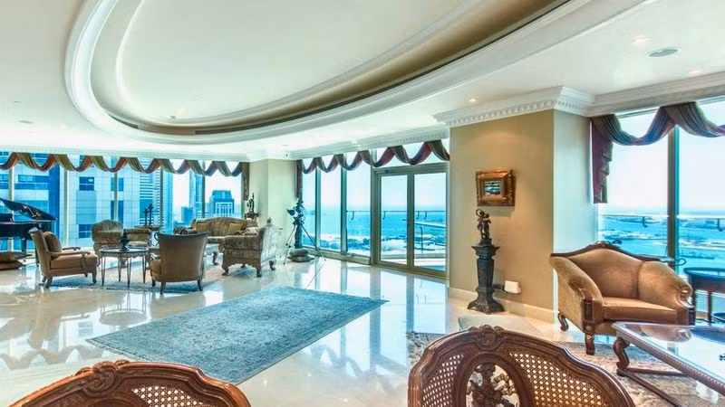 Huyền thoại quần vợt người Thụy Sĩ Roger Federer sở hữu một trong những căn penthouse sang trọng bậc nhất tại Dubai (UAE) khi có giá tới 383 tỷ đồng.