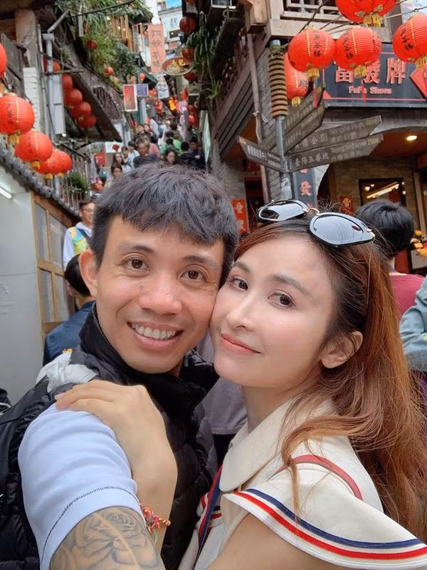 Nói về những lần chiều vợ đình đám nhất phải nhắc đến lần Minh Nhựa tuyệt thực, tự tử khi vợ hai Mina ôm con bỏ nhà đi vì tính lăng nhăng của chồng.