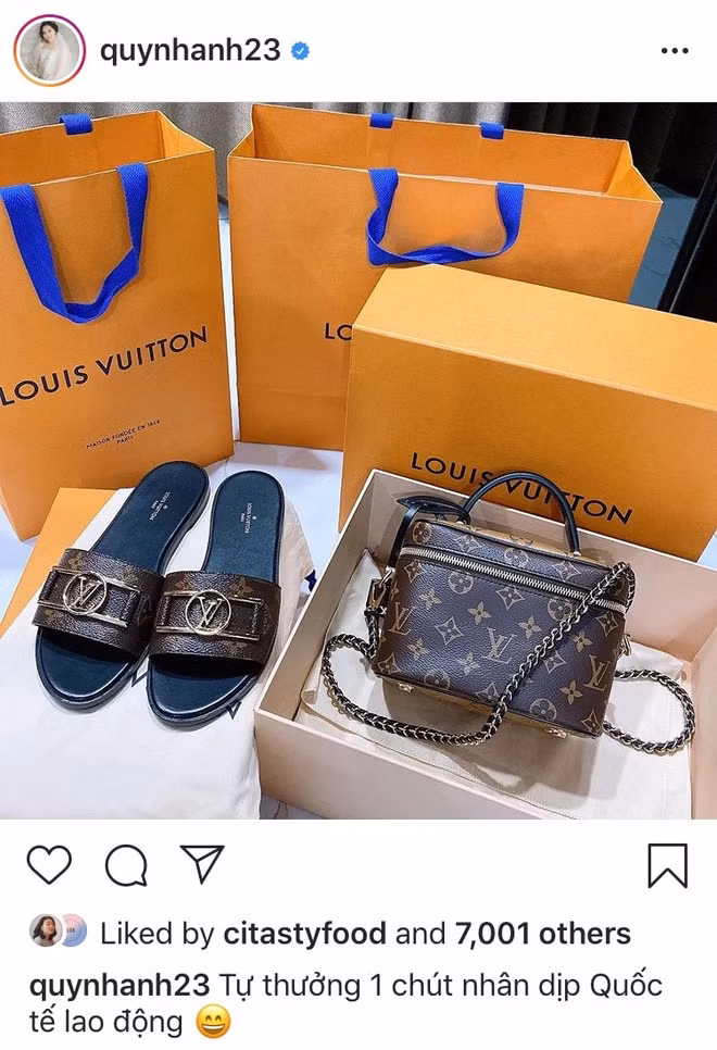 Con gái của cựu chủ tịch CLB Sài Gòn còn tự thưởng cho bản thân vài món đồ hiệu với tổng giá trị lên tới vài chục triệu sau khi lộ thông tin mang bầu.