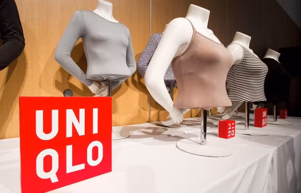 Đối tượng hướng tới của Uniqlo là độ tuổi từ 18-40, thế hệ được xem là hiện đại, có thể đổi điện thoại mỗi năm, sẵn sàng theo đuổi công nghệ, và muốn một phong cách thời trang hàng ngày đơn giản.