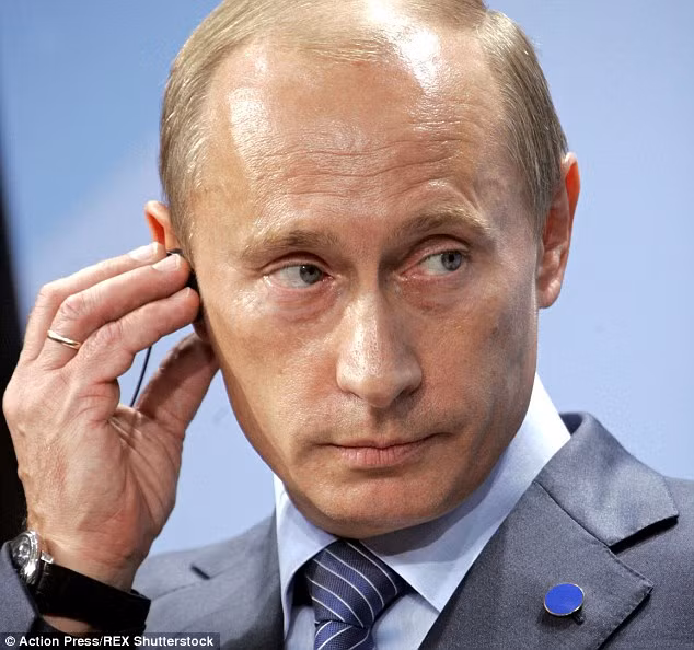 Hình ảnh rắn rỏi, mạnh mẽ, giàu kinh nghiệm trên chính trường của ông Putin khi tranh cử Tổng thống lần đầu tiên năm 2007. Khi đó, Tổng thống Putin 55 tuổi.