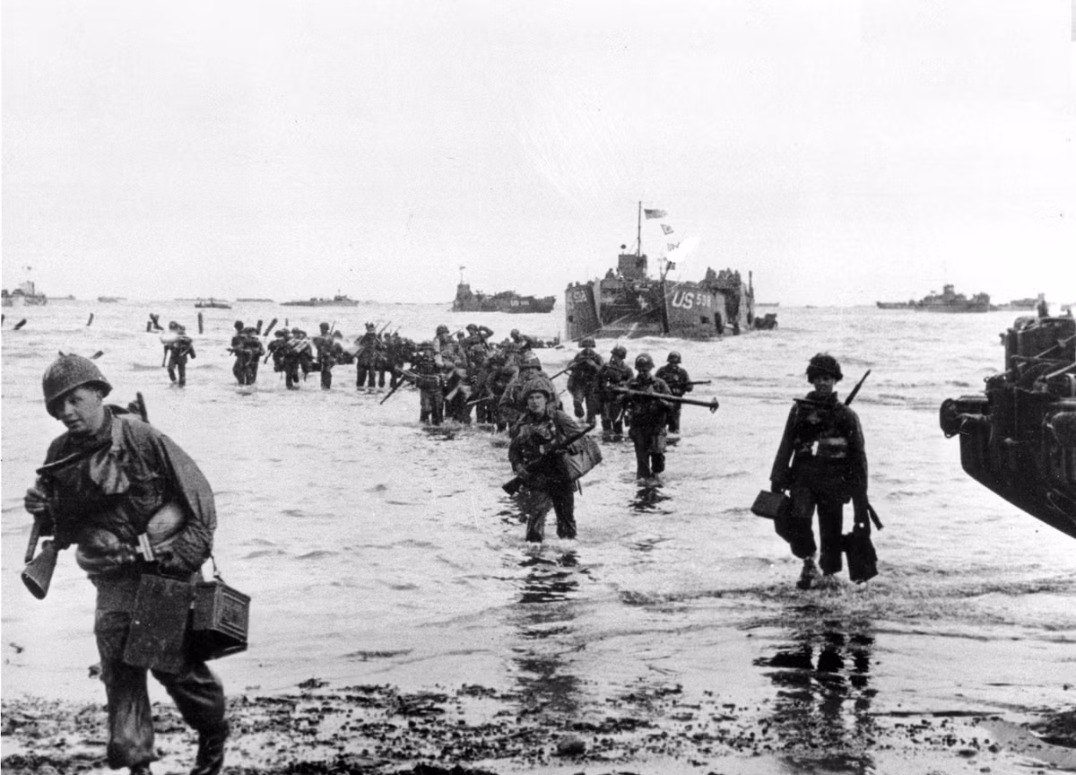 Tính đến ngày 11/6/1944, 326.547 quân, 54.186 phương tiện chiến đấu và 104.428 tấn quân nhu đã có mặt ở bãi biển Normandy.