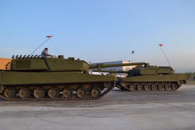 Thông số kỹ thuật cơ bản của xe tăng chiến đấu chủ lực Altay bao gồm trọng lượng 65 tấn; chiều dài thân xe 7,7 m (10,3 m với pháo quay về phía trước); chiều rộng 3,9 m; chiều cao 2,6 m.