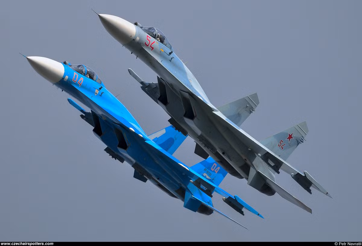 Ngoài ra có lẽ cũng cần chú ý tới giả thiết rằng Mỹ cố tình "dìm hàng" chiếc Su-57 của Nga để nó không được sản xuất nhiều, tương tự như những gì Moskva đã làm với F-35 của Mỹ.