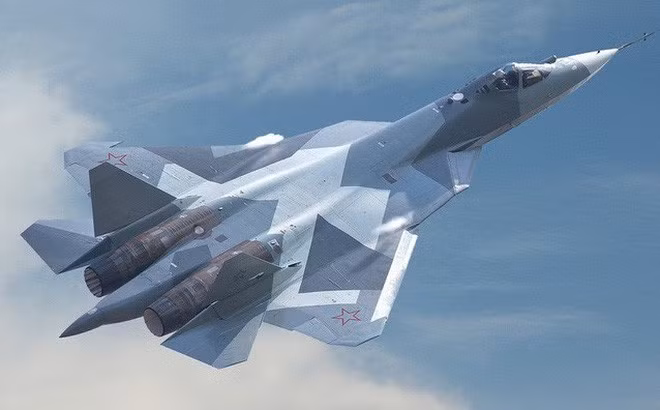 Diện tích phản xạ radar của Su-57 theo giới thiệu là rất nhỏ, khiến chúng khó bị phát hiện từ xa, kết hợp khả năng "siêu vận động" khiến nó chẳng thể nao bị đánh bại trong không chiến quần vòng cự ly gần.