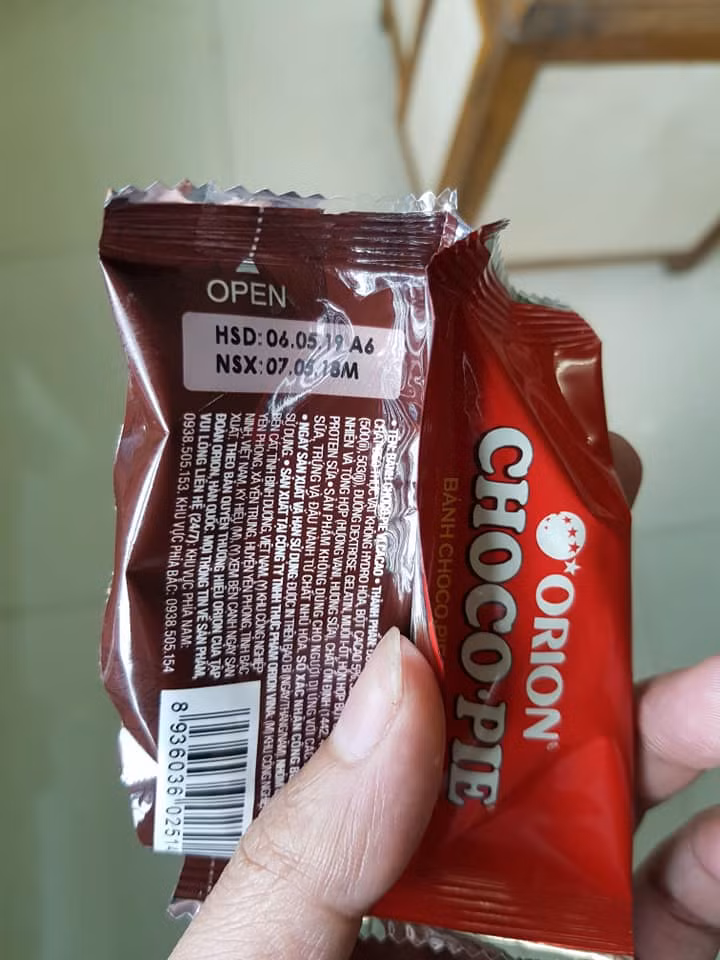 Dau bung, non lien tuc sau khi an banh Choco Pie bi moc-Hinh-3
