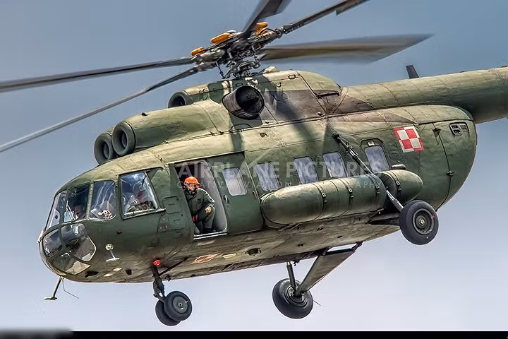 Qua thực chiến, Mi-8 đã khẳng định được mức độ hiệu quả và đáng tin cậy của mình. Hiện nay Mi-8 vẫn là một bộ phận quan trọng trong lực lượng vận tải của lục quân Nga. Ảnh: Airplane Pictures.