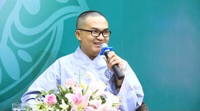 Đại Nghĩa ăn chay và theo đạo Phật. Anh cũng sống giản dị, không hào nhoáng.