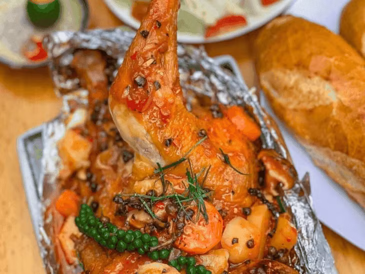 Cách làm món gà nướng tiêu xanh ngon đúng điệu - Hình 2 Cach lam mon ga nuong tieu xanh ngon dung dieu-Hinh-2