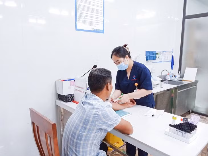 Nam bệnh nhân 77 tuổi bị tắc ruột do giun - Hình 2 Nam benh nhan 77 tuoi bi tac ruot do giun-Hinh-2