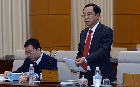 Chủ nhiệm Văn phòng Chủ tịch nước Đào Việt Trung trình bày Báo cáo tại phiên họp Uỷ ban Thường vụ Quốc hội chiều 19/2