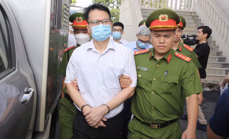 Bị cáo Trần Việt Thái - cựu Đại sứ Việt Nam tại Malaysia và 3 cựu nhân viên gây thiệt hại số tiền hơn 10 tỷ đồng, các bị cáo đã khắc phục hơn 1,7 tỷ, còn phải khắc phục số tiền còn lại. 