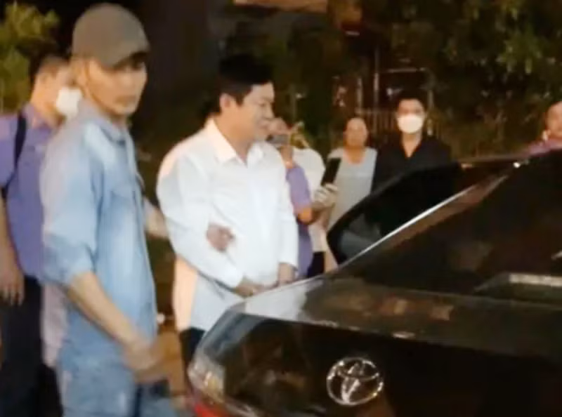 Cựu Phó Chánh án TAND Bạc Liêu đòi tiền, nhiều lần quan hệ nữ bị cáo Cuu Pho Chanh an TAND Bac Lieu doi tien, nhieu lan quan he nu bi cao