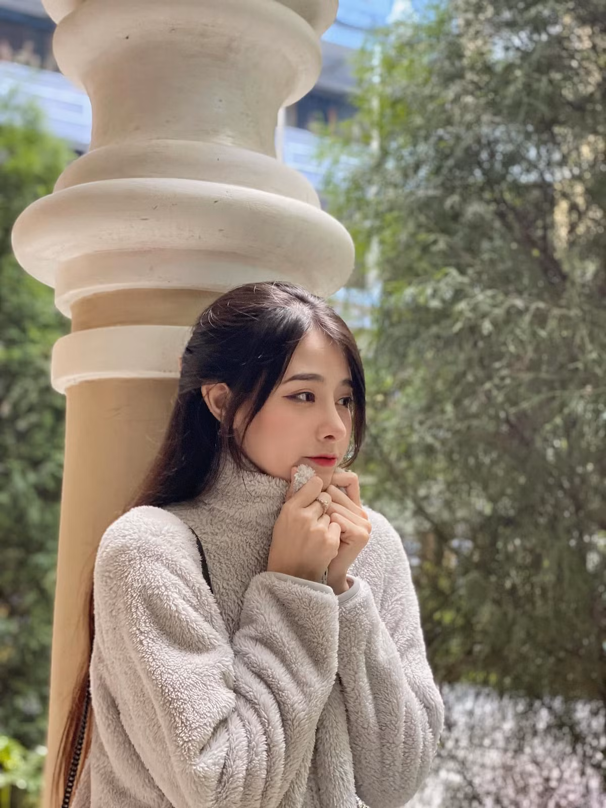 Sở hữu lượng fans không hề nhỏ sau ít năm nổi tiếng, Trần Bích Hạnh luôn không ngừng chăm chút cho hình ảnh của bản thân.