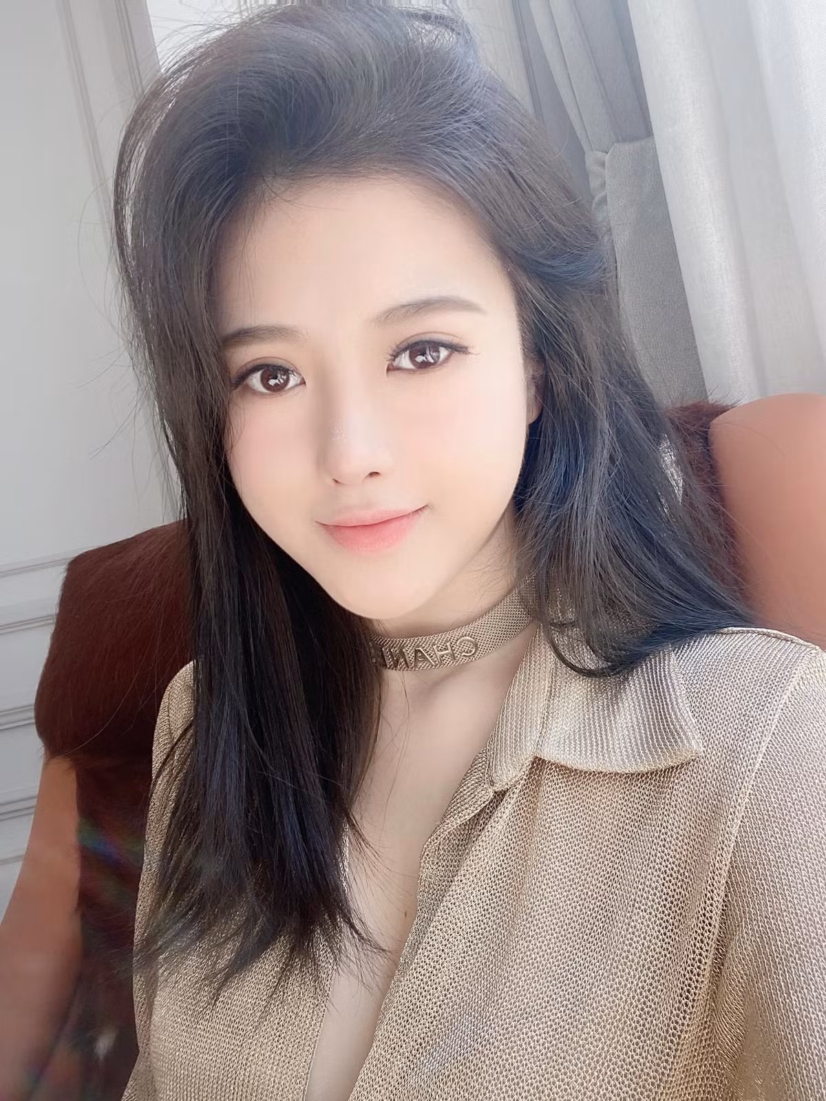 Em gái Huyền Baby đúng chuẩn hình mẫu trong mơ của nhiều chàng trai vì sở hữu hình tượng vô cùng hoàn hảo.