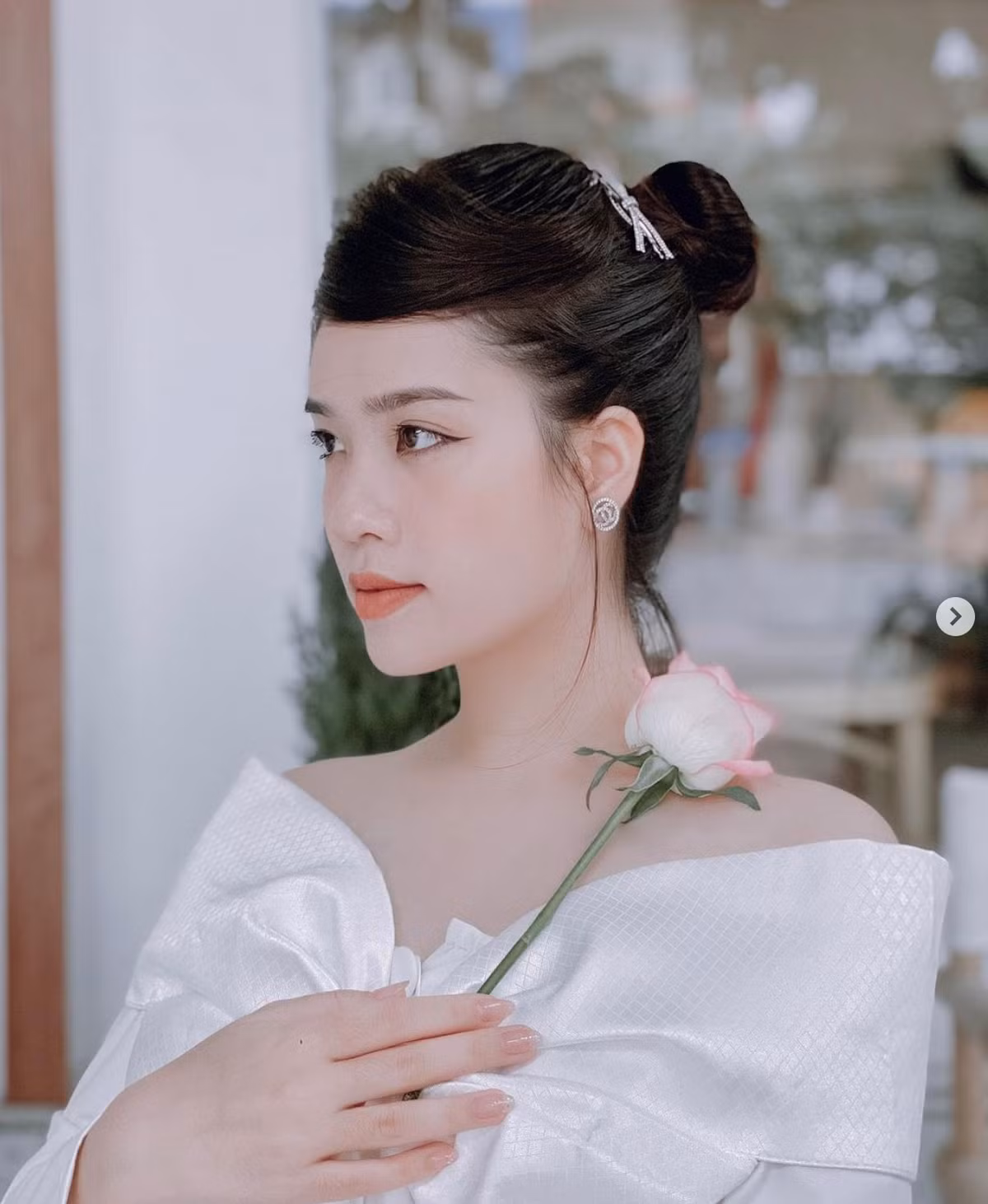 Huyền My sinh năm 1997, quê ở Nghệ An. Cô sinh ra trong gia đình có bố làm công chức, mẹ kinh doanh.