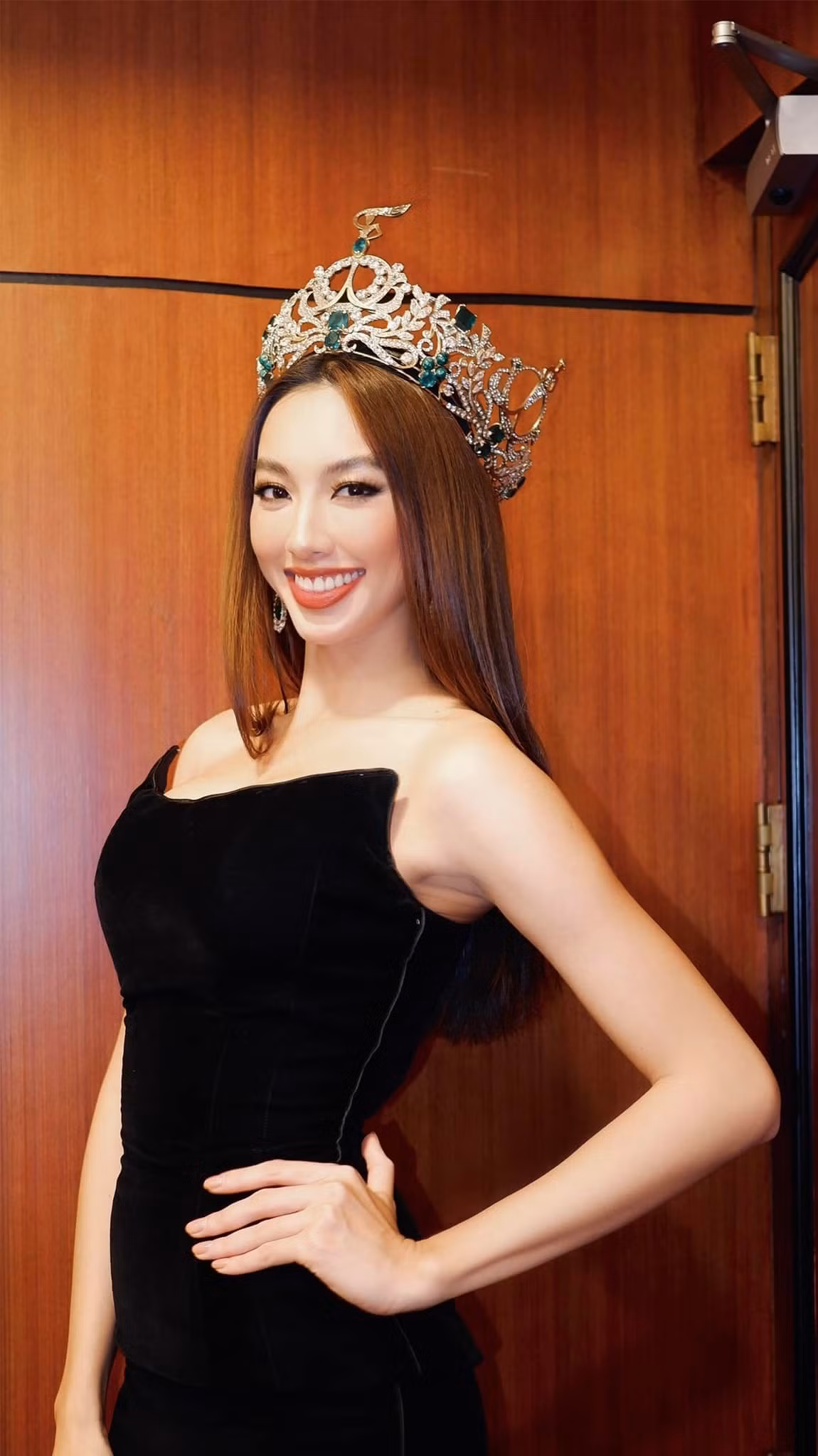 Nhiều cư dân mạng bắt đầu tìm lại những khoảnh khắc vui chơi, tham gia hoạt động giải trí trước đó của cô và biết được, nàng Hậu cũng là tín đồ của bóng đá.