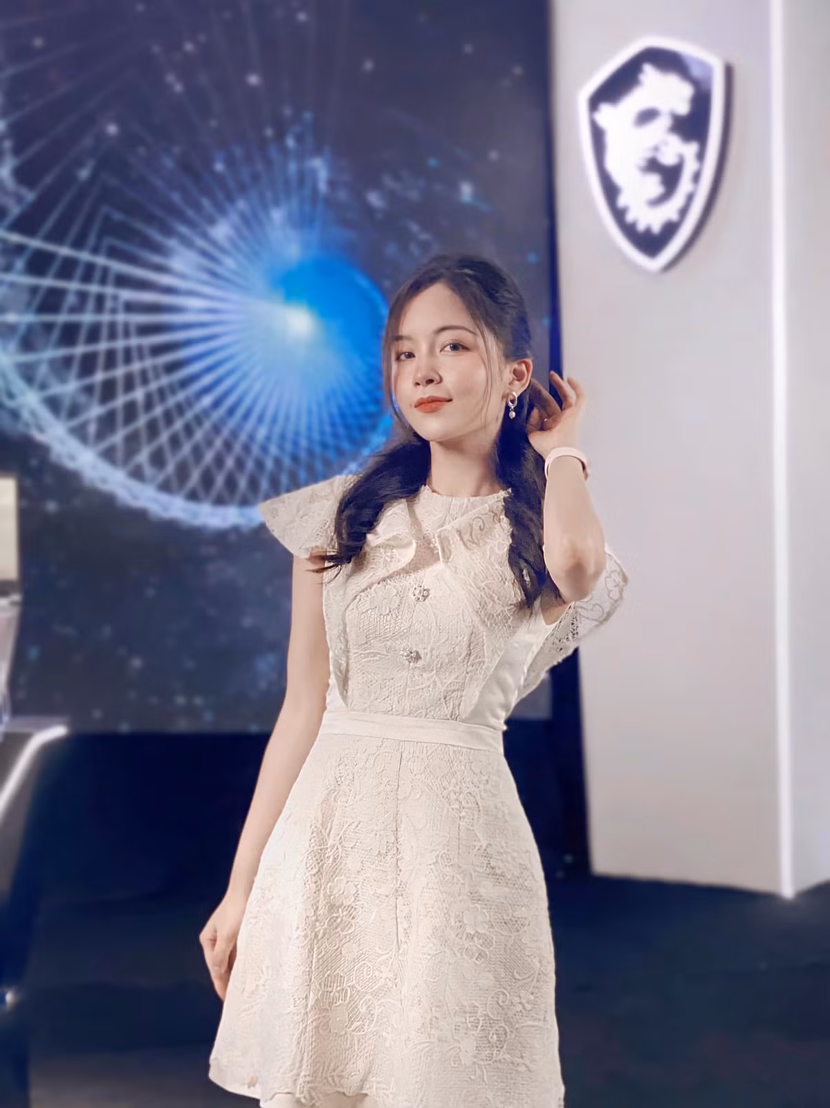 Nữ MC 9X chia sẻ, cô không ngại thay đổi để trở nên tốt hơn.
